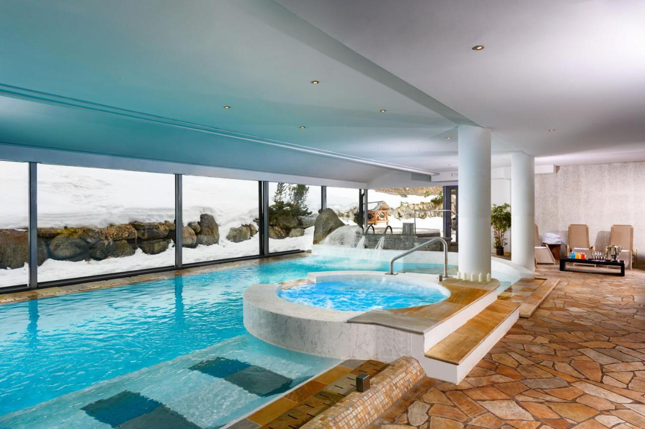 Carlo Magno Hotel Spa Resort Мадонна-ди-Кампильо Экстерьер фото