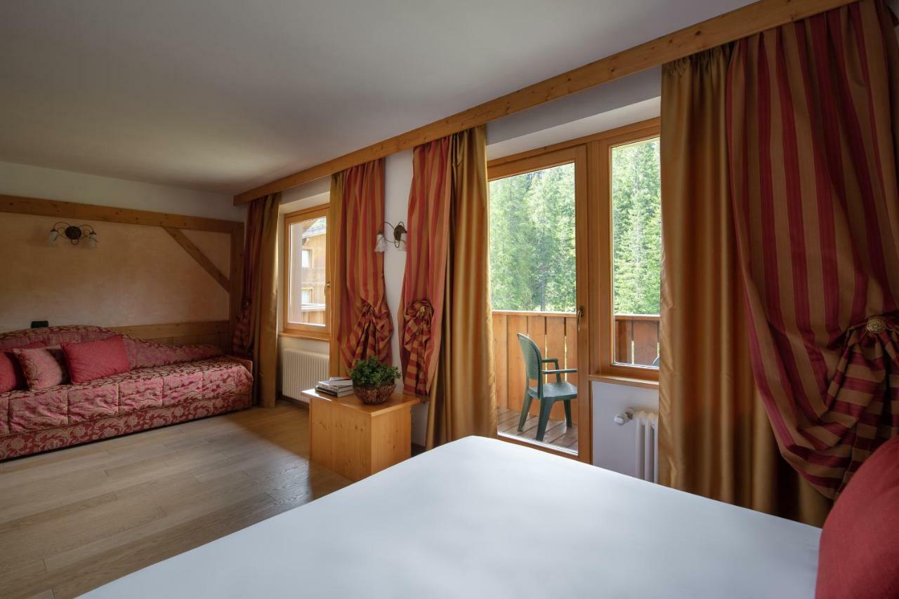 Carlo Magno Hotel Spa Resort Мадонна-ди-Кампильо Экстерьер фото